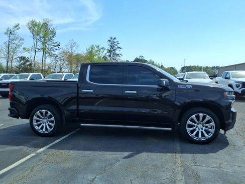 Used 2019 Chevrolet Silverado 1500 High Country w/ Technology Package image 3
