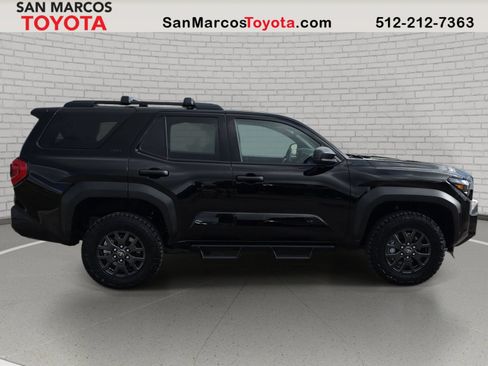 New 2026 Toyota 4Runner SR5 AWD/4WD image 4