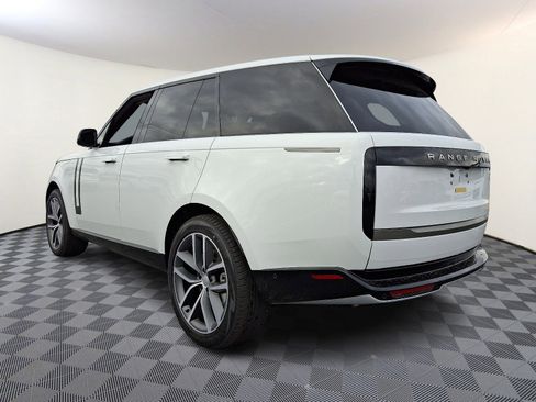 New 2025 Land Rover Range Rover SE image 2