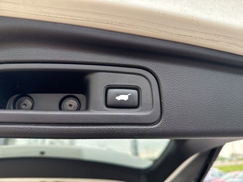 Used 2018 Honda Pilot Touring image 7