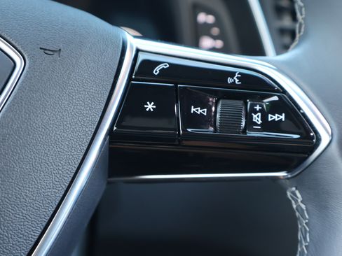 Used 2022 Audi A6 Premium Plus w/ Premium Plus Package image 24