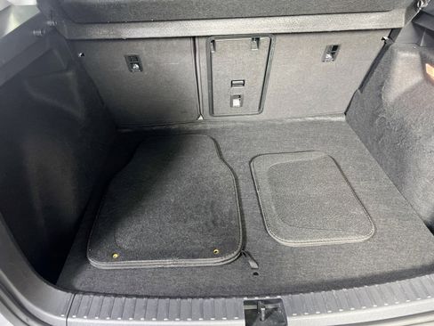 Used 2022 Volkswagen Taos SEL image 25