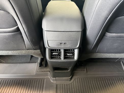 Used 2026 Chevrolet Equinox LT w/ Convenience Package II FWD image 24