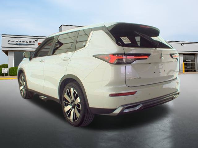 Used 2025 Mitsubishi Outlander SE AWD/4WD image 7