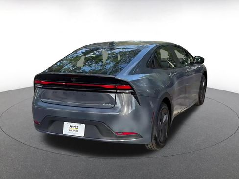 Used 2025 Toyota Prius LE image 14