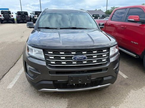 Used 2016 Ford Explorer XLT w/ Equipment Group 202A AWD/4WD image 2