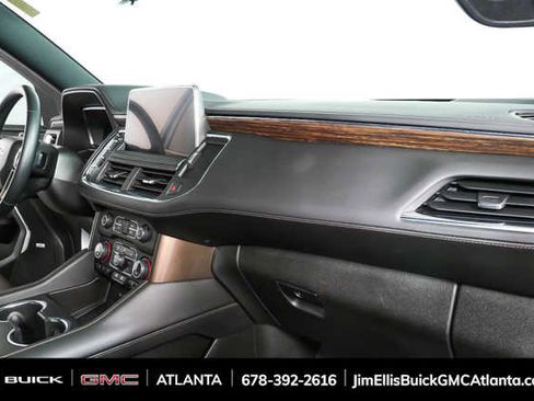 Used 2023 Chevrolet Suburban High Country image 24