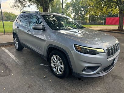 Used 2019 Jeep Cherokee Latitude w/ Popular Appearance Group