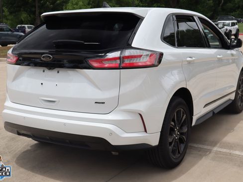 Used 2024 Ford Edge SE w/ Black Appearance Package AWD/4WD image 3