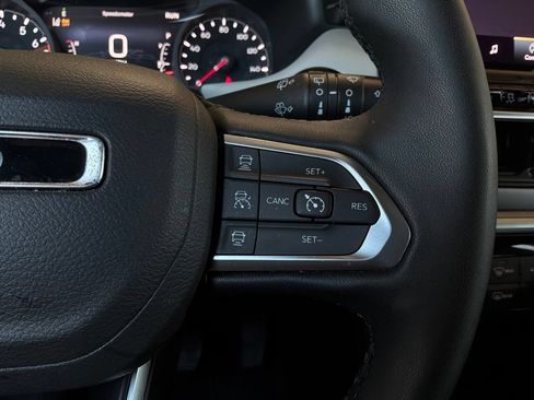 Used 2025 Jeep Compass Limited AWD/4WD image 36