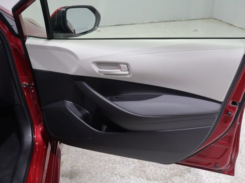 Used 2025 Toyota Corolla LE FWD image 23