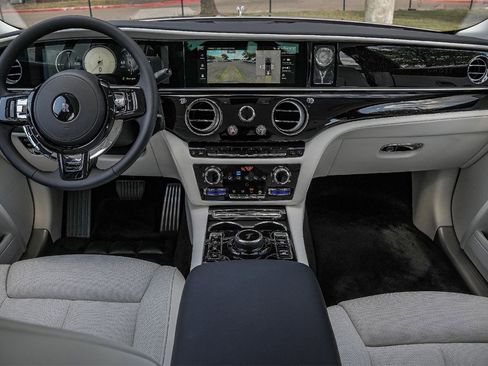 New 2025 Rolls-Royce Ghost image 36