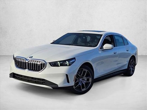 New 2026 BMW i5 eDrive40 w/ Convenience Package image 1