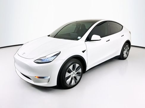 Used 2023 Tesla Model Y Long Range AWD/4WD image 3