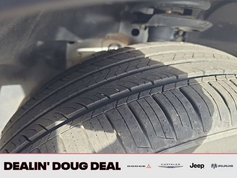 Used 2023 Jeep Cherokee Altitude Lux image 28