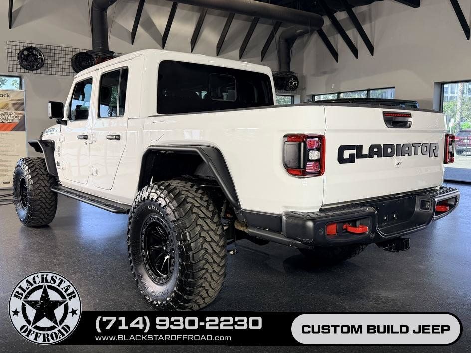 Used 2024 Jeep Gladiator Rubicon AWD/4WD image 11