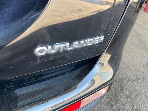 Used 2015 Mitsubishi Outlander ES FWD image 31