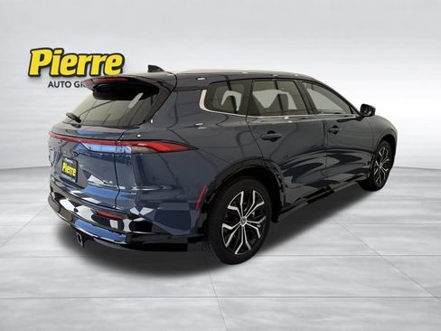 Used 2025 Toyota Crown Signia w/ Tow-Hitch Package (TMS) AWD/4WD image 5