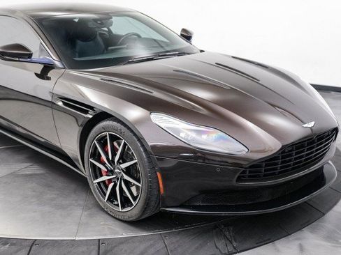 Used 2018 Aston Martin DB11 V12 image 12
