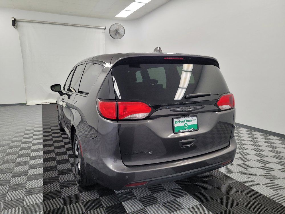 Used 2019 Chrysler Pacifica Touring Plus w/ S Appearance Package FWD image 6