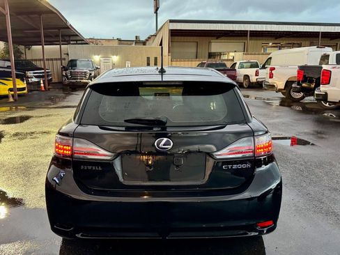 Used 2011 Lexus CT 200h Premium image 5