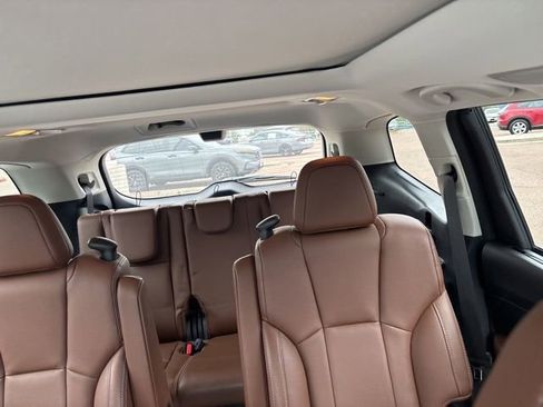 Used 2023 Subaru Ascent Touring AWD/4WD image 7