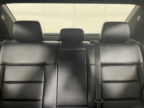 Used 2013 Mercedes-Benz E 350 4MATIC Sedan image 14