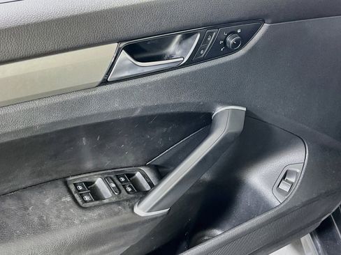 Used 2020 Volkswagen Passat 2.0T SE image 17