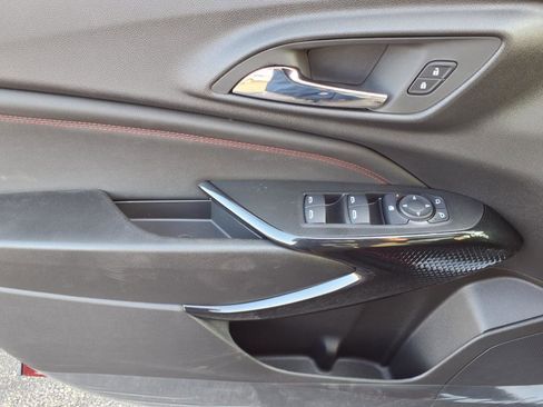 New 2025 Chevrolet Trax RS w/ Sunroof Package image 9