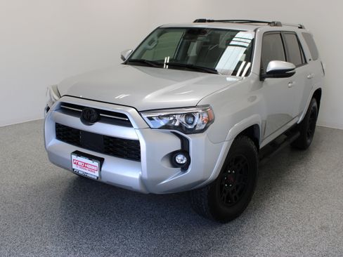 Used 2024 Toyota 4Runner SR5 Premium w/ Moonroof Package RWD image 2