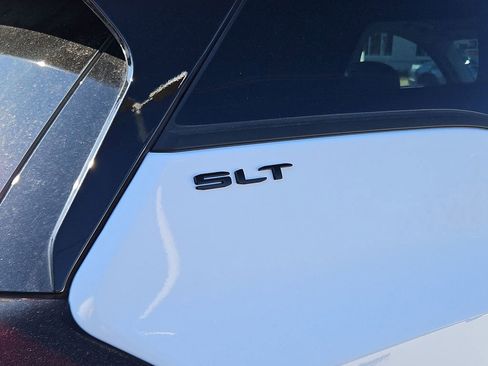 Used 2024 GMC Terrain SLT w/ Elevation Edition image 6