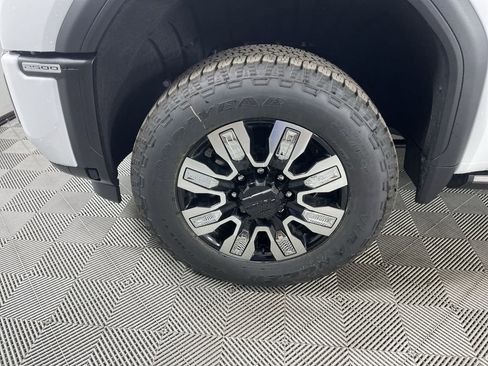 New 2025 GMC Sierra 2500 Denali w/ Denali Reserve Package image 34