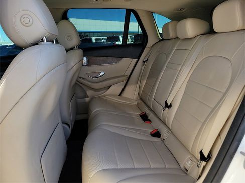 Used 2020 Mercedes-Benz GLC 300 GLC 300 image 16