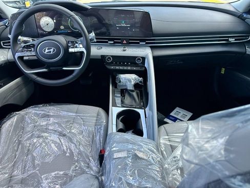 Used 2026 Hyundai Elantra Limited FWD image 6