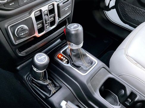 Certified 2021 Jeep Wrangler Unlimited Sahara image 31