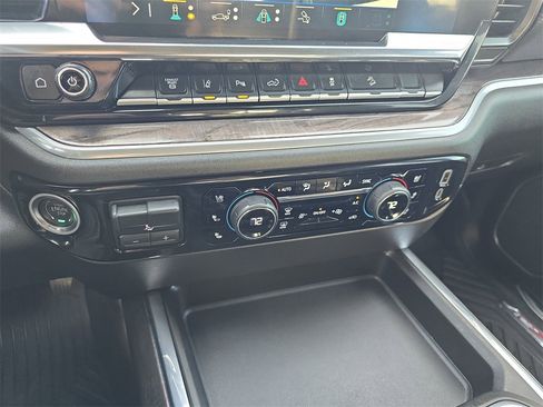 Used 2025 Chevrolet Silverado 2500 LTZ w/ LTZ Premium Package image 25