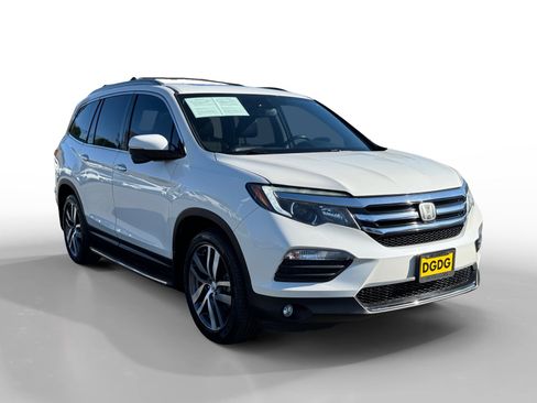 Used 2018 Honda Pilot Touring image 7