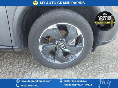 Used 2025 Nissan Rogue SV AWD/4WD image 31