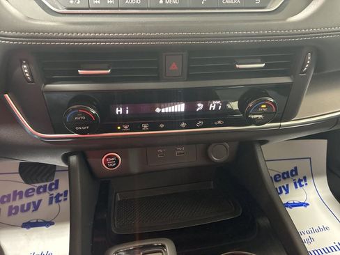 Used 2023 Nissan Rogue SV image 18