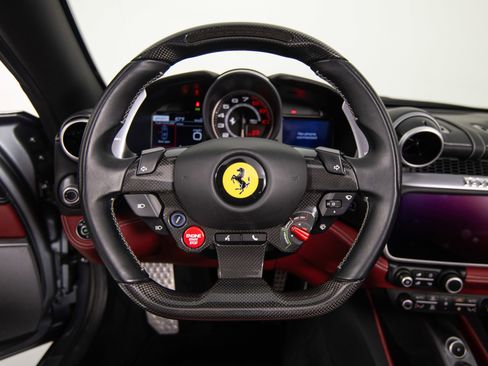Certified 2019 Ferrari Portofino image 39