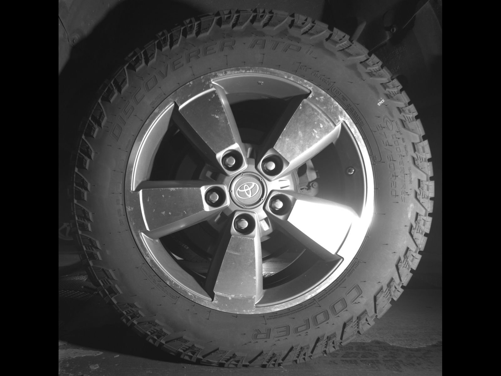 Used 2010 Toyota Tundra 4x4 Double Cab image 11