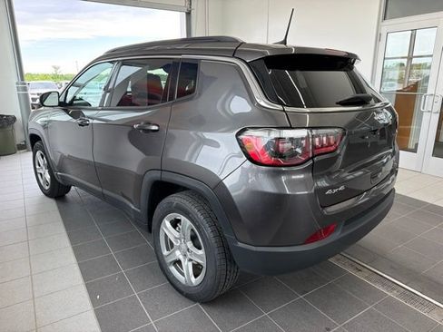 Used 2024 Jeep Compass Latitude AWD/4WD image 3