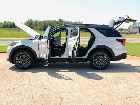 New 2025 Ford Explorer ST-Line w/ Premium Package image 62