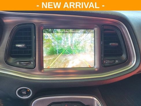 Used 2015 Dodge Challenger R/T Plus RWD image 10