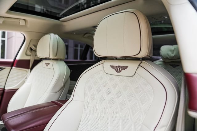 Used 2022 Bentley Flying Spur V8 AWD/4WD image 42