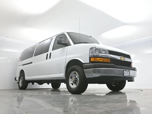 Used 2025 Chevrolet Express 3500 LT w/ LT Preferred Equipment Group RWD image 54