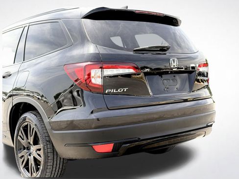 Used 2021 Honda Pilot Black Edition image 3