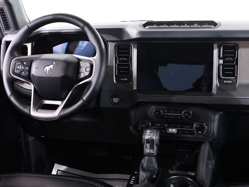 New 2025 Ford Bronco Badlands image 8