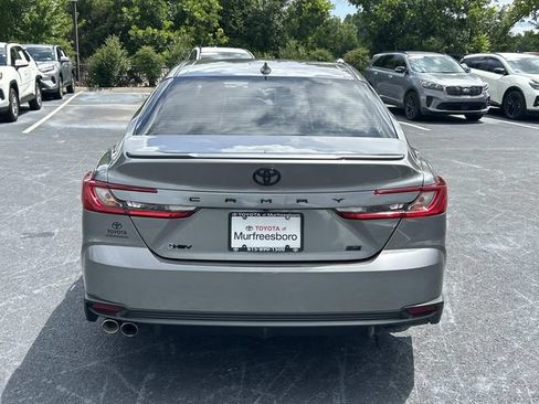 Used 2025 Toyota Camry SE FWD image 5