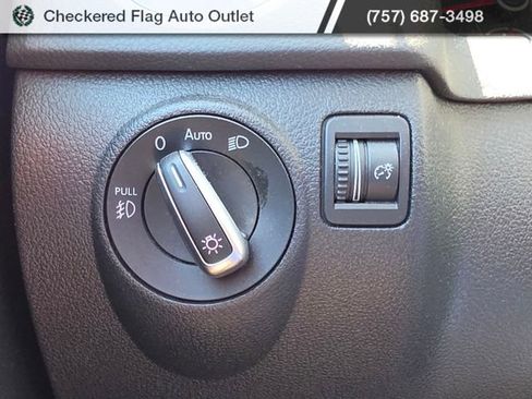 Used 2017 Volkswagen Tiguan Sport AWD/4WD image 12